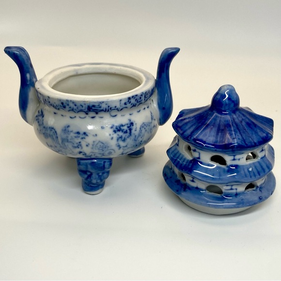 Porcelain pagoda censer - Picture 7 of 14